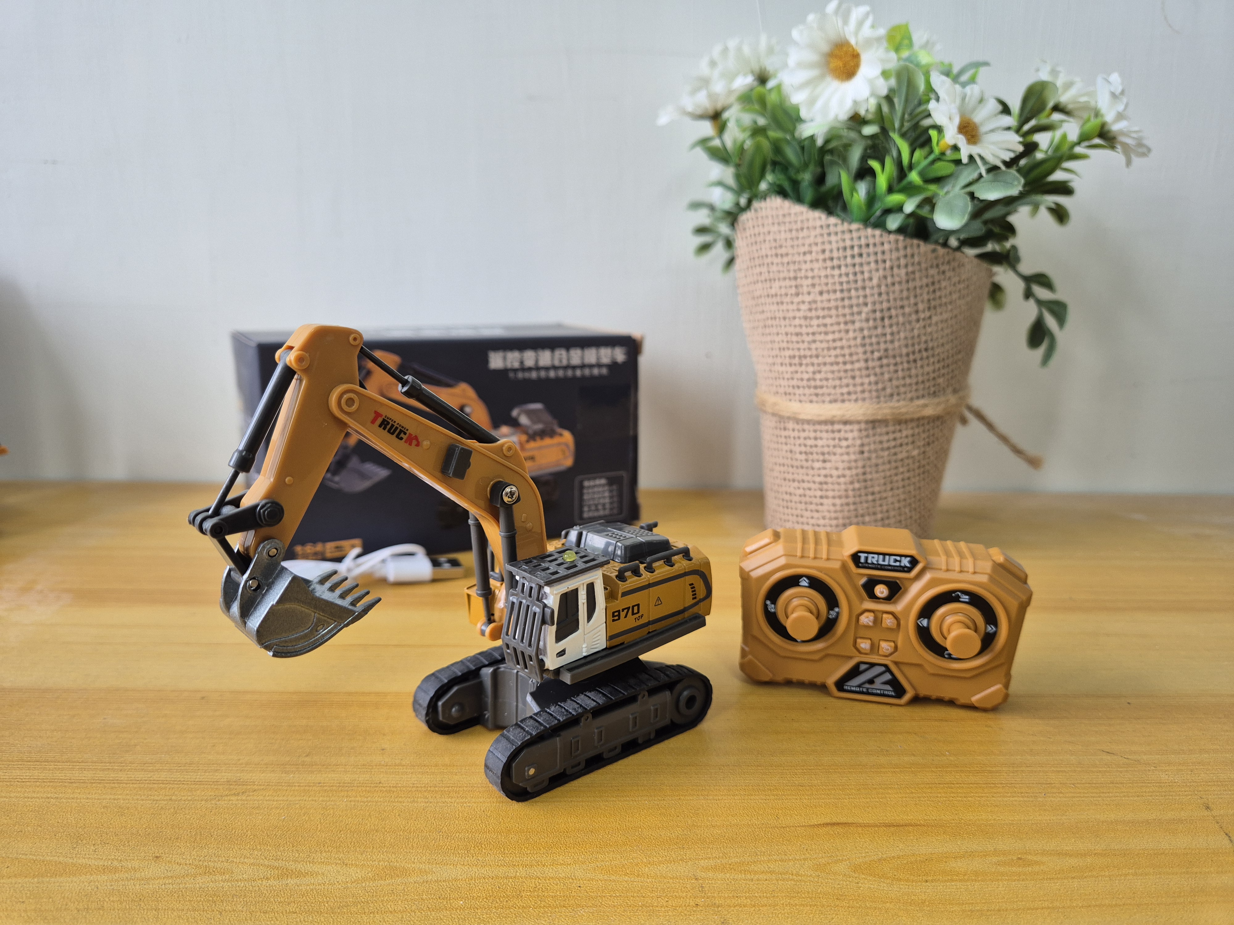 RC Excavator 11 Channel 1:64 Alloy Remote Control Excavator Mini