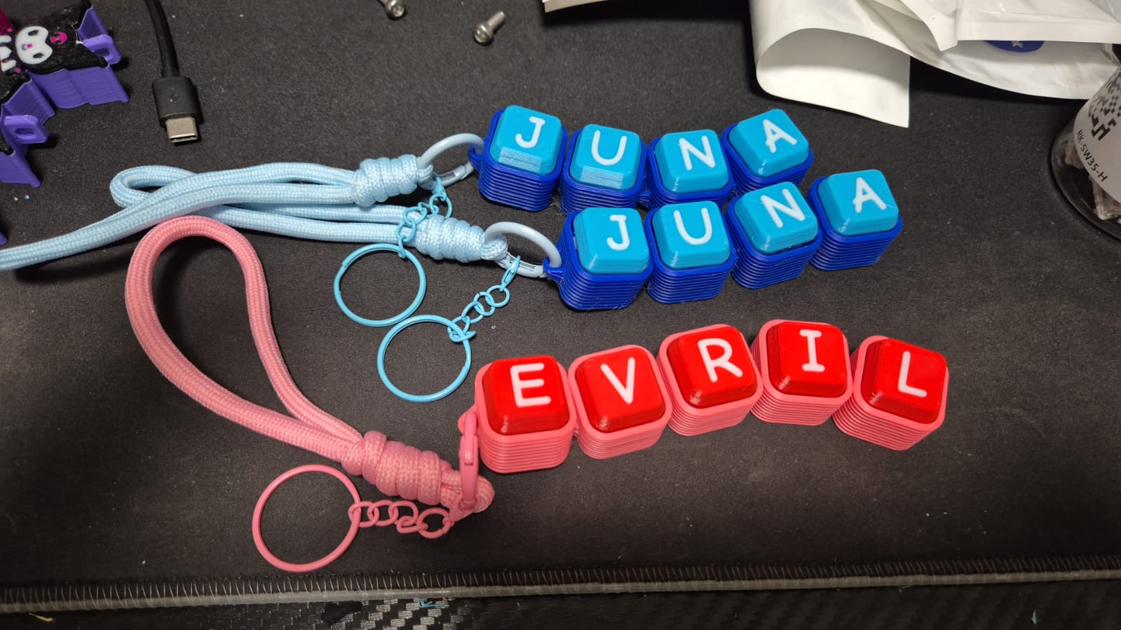 Gantungan Kunci Custom Nama Flexible - 13 Huruf EVRIL - Foto 1